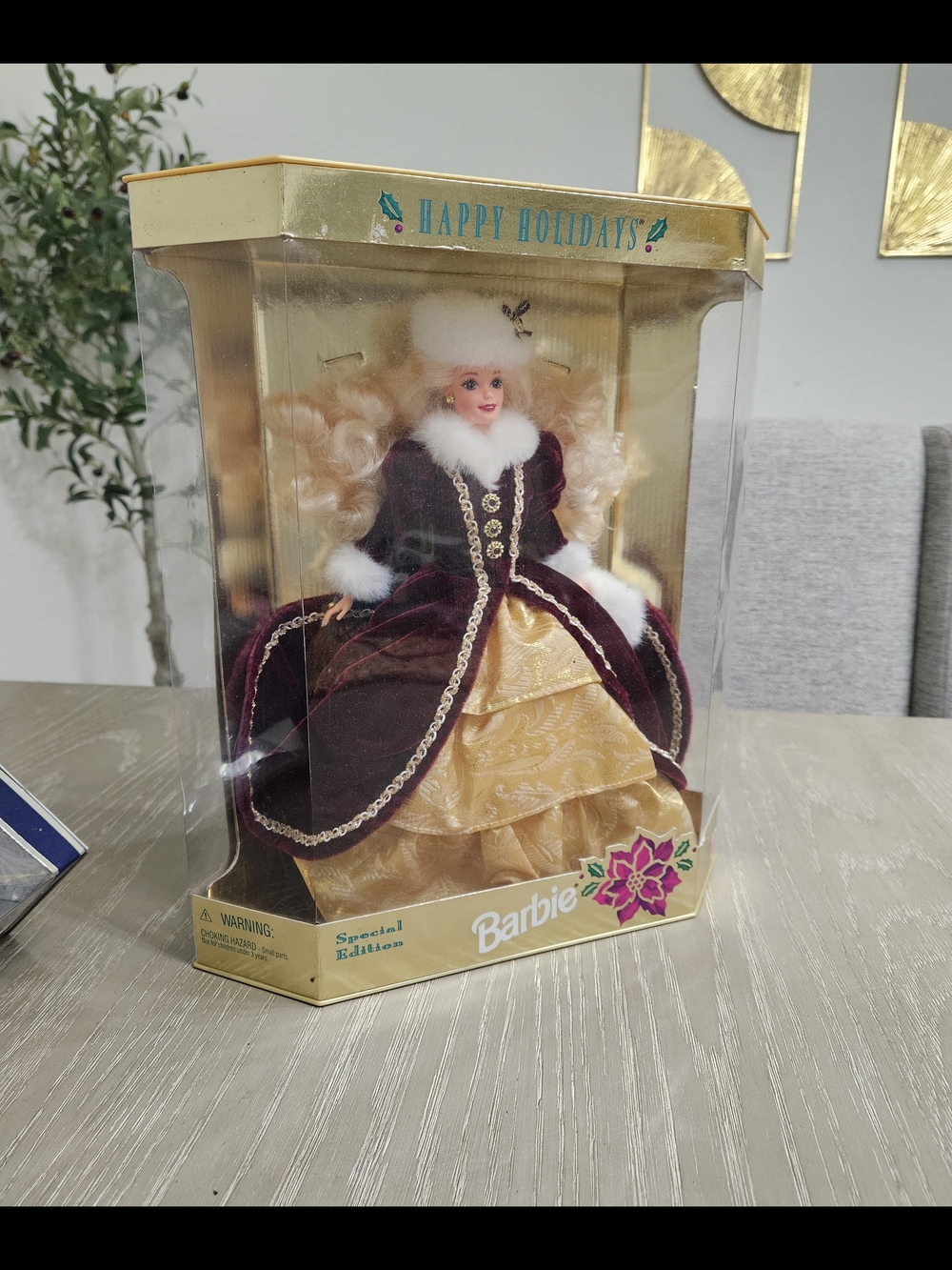Vintage 1996 Happy Holidays Special Edition Barbie Doll Mattel New